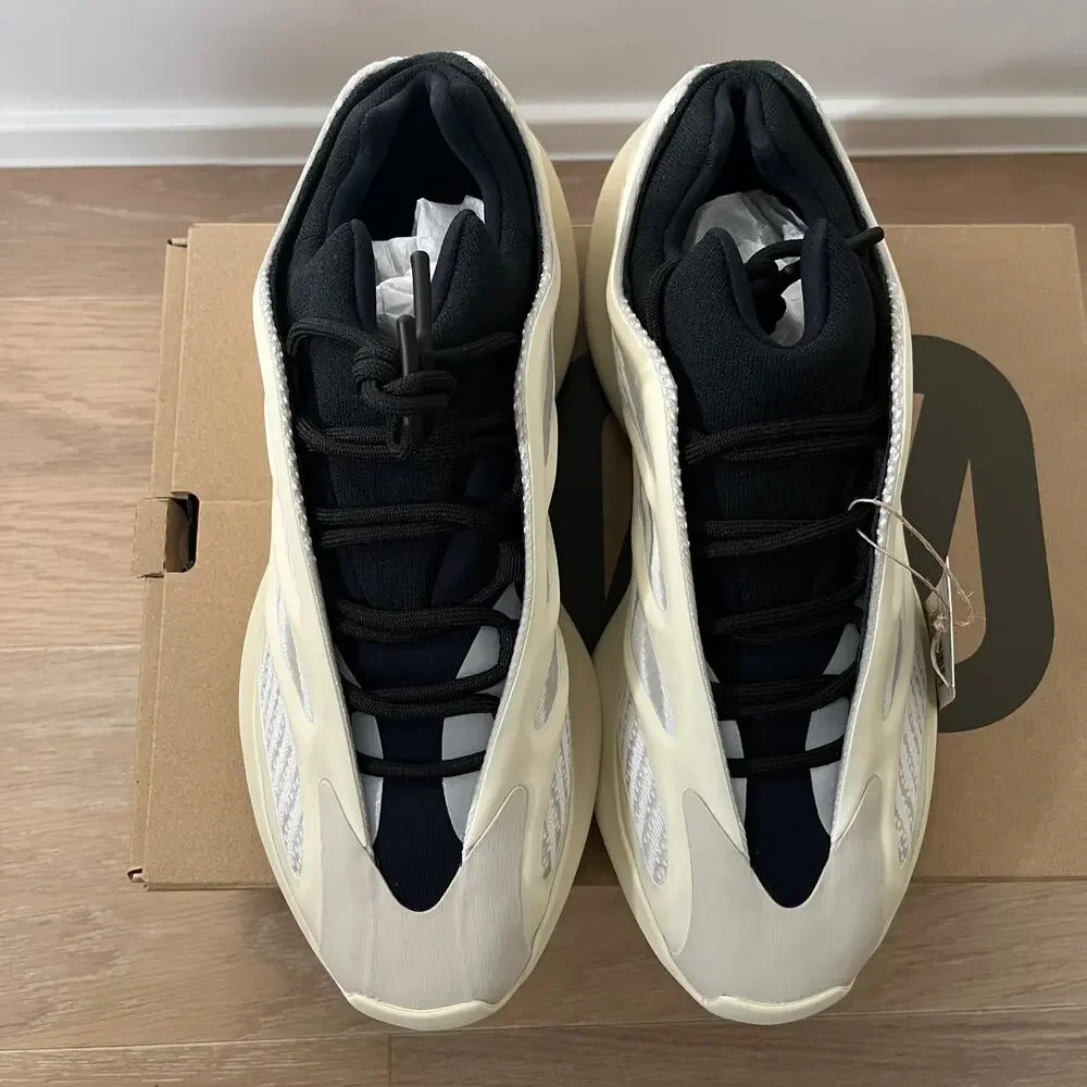 adidas Yeezy 700 V3 Azael Sneakers Tennis Shoes NEW